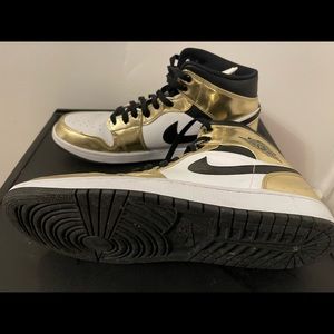 COPY - Size 13 AIR JORDAN 1 MID SE "Metallic Gold" slightly Used